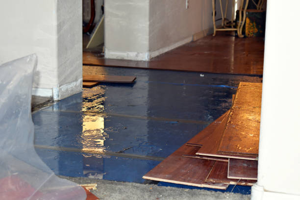 Professional Emergency Water Damage Restoration technician working in Saint Albans, ME